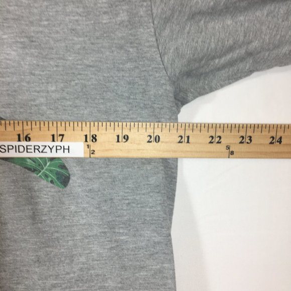 Awesome Sauce Women's Gray Large Short Sleeve Shirt Floral Penguin Chill Out - Picture 3 of 7